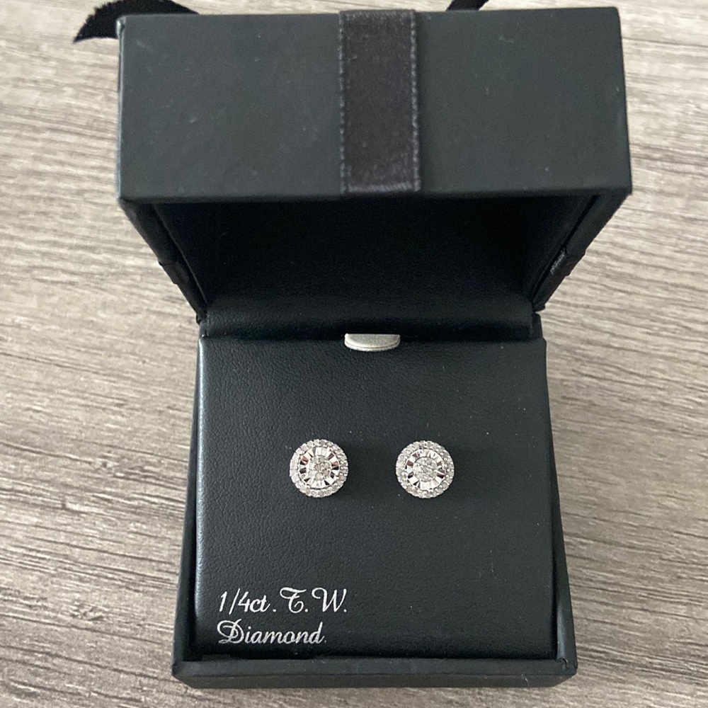 NWT Sterling Silver 1/4 ct. tw Diamond earrings